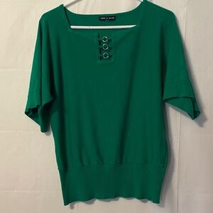 Cable & Gauge Emerald Green Short-Sleeve Knit Top with Ring Accent